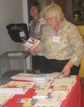 Joanne Cohoon and a workshop participant